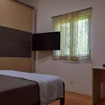 House Masha Apartment *