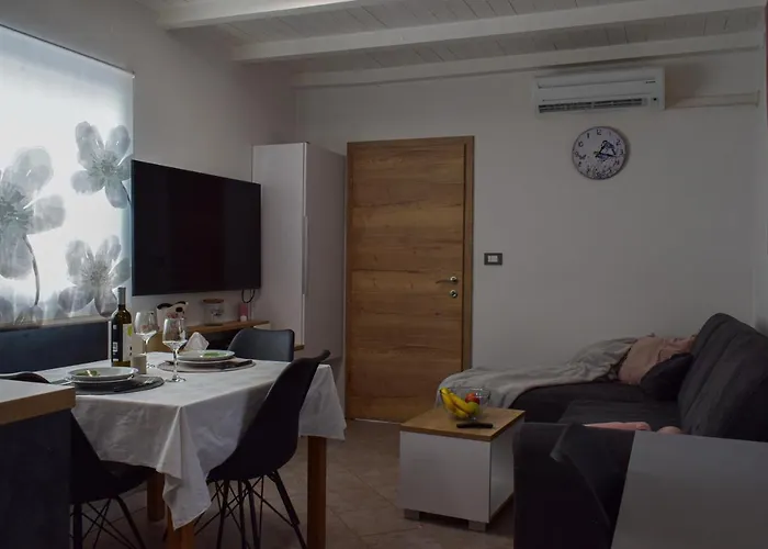 House Masha פולה